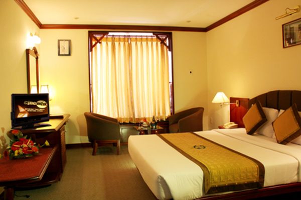 DALAT GOLF HOTEL (Ðalạt)